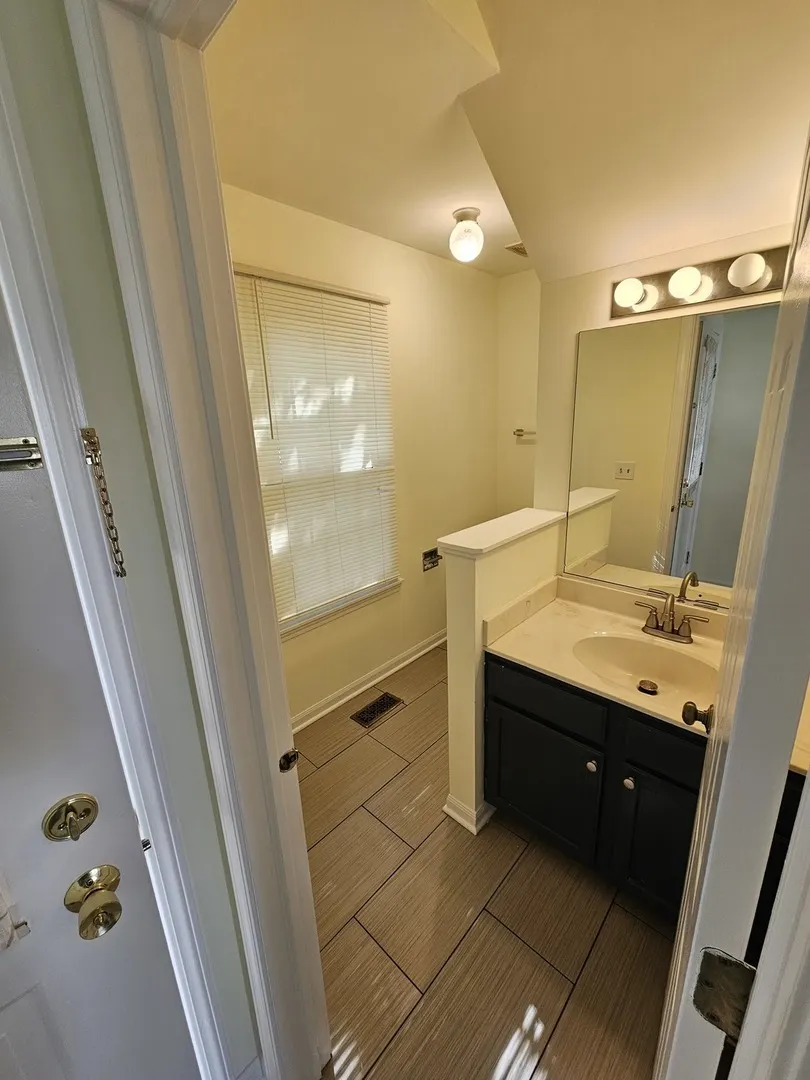 1135 Vail Court IL