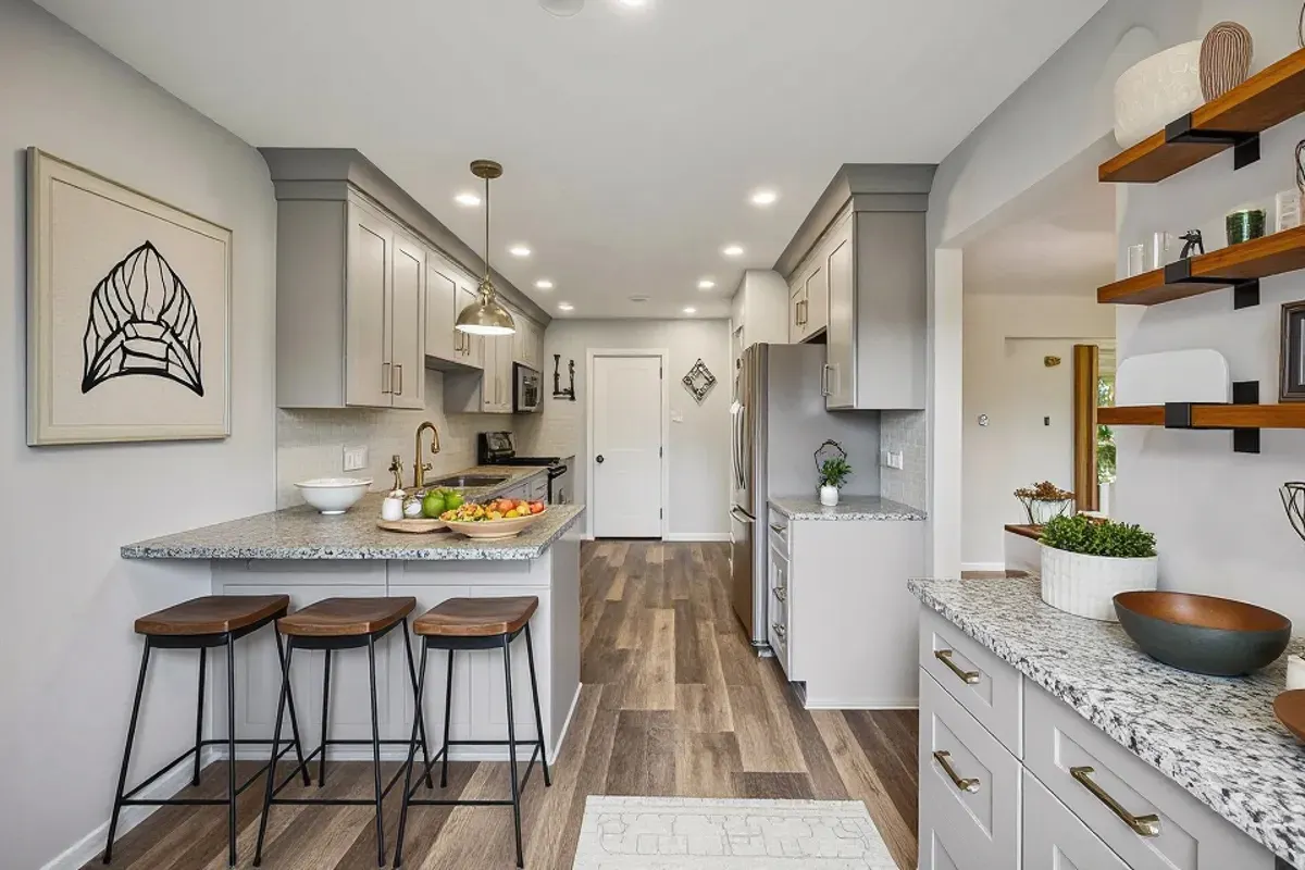 8909 Silverdale Drive 5C IL