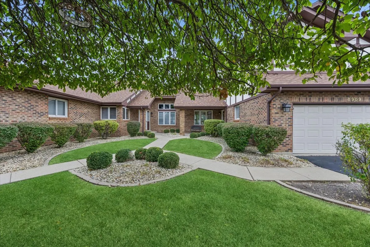 8909 Silverdale Drive 5C IL