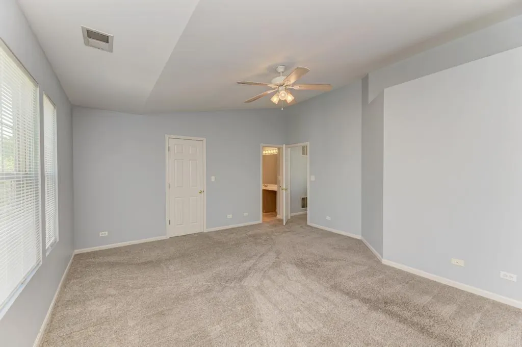 2279 Reflections Drive IL
