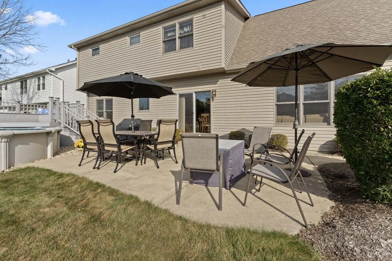 700 N Hundley Street IL