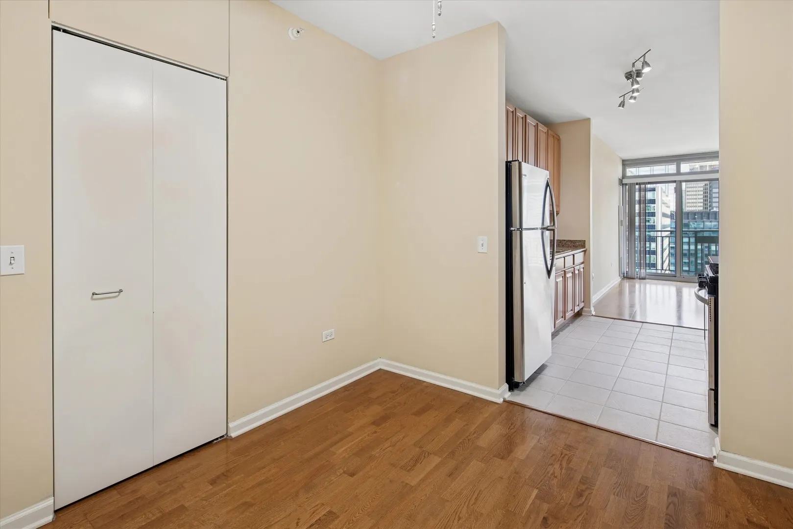 125 S JEFFERSON Street 2806 IL