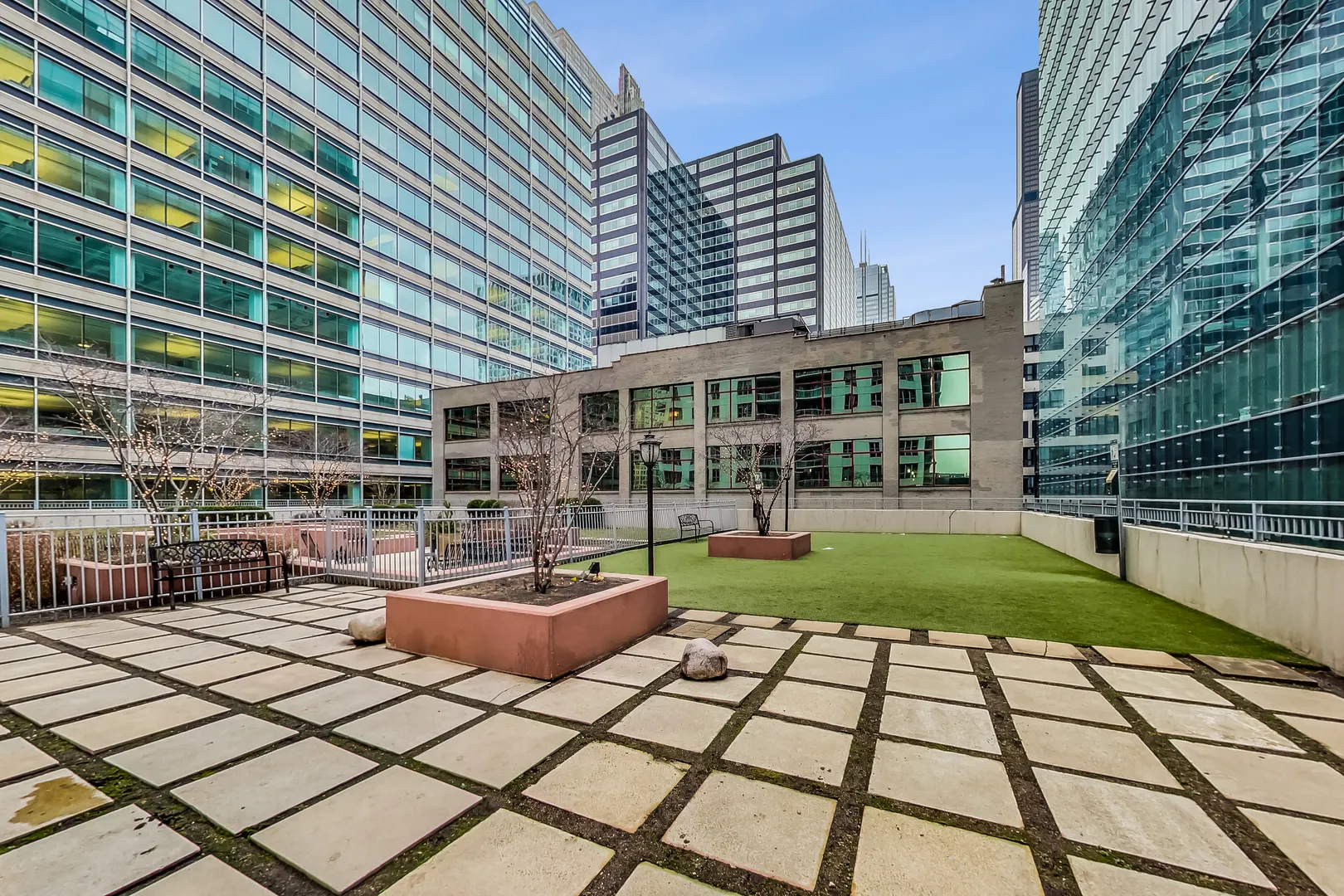 125 S JEFFERSON Street 2806 IL
