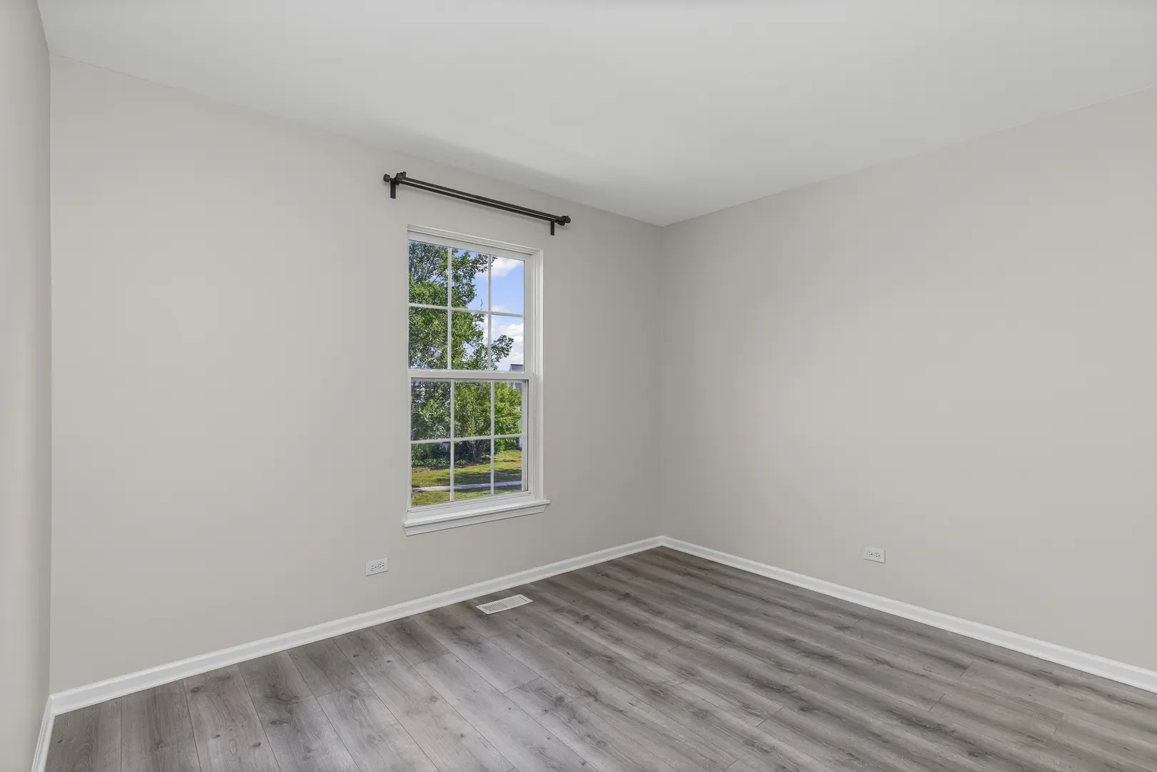 472 W Savoy Drive IL