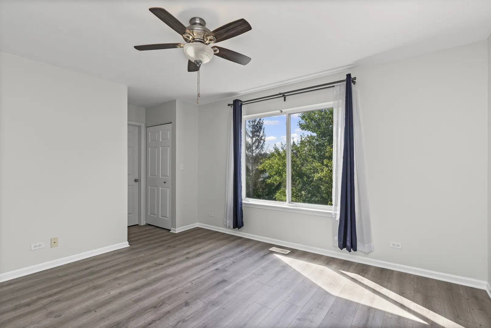 472 W Savoy Drive IL