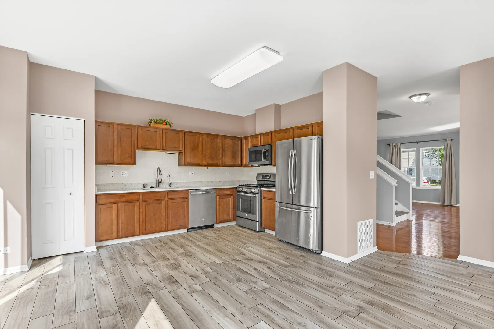 472 W Savoy Drive IL