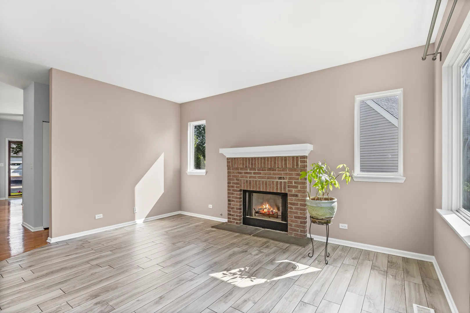 472 W Savoy Drive IL