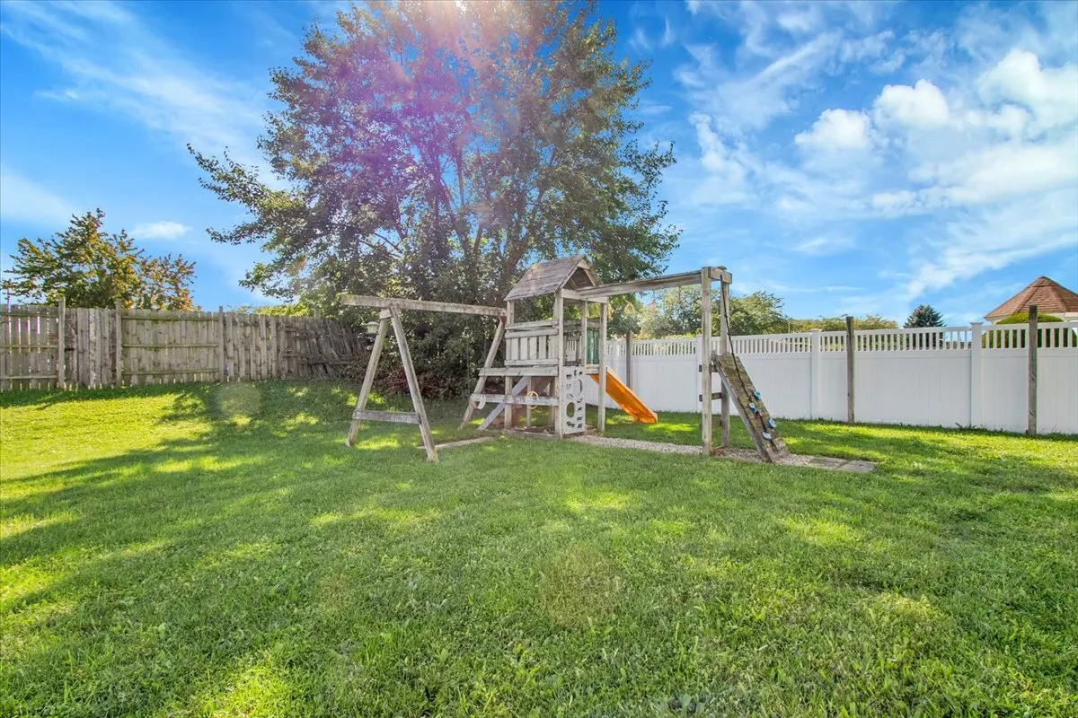 663 Primrose Lane IL