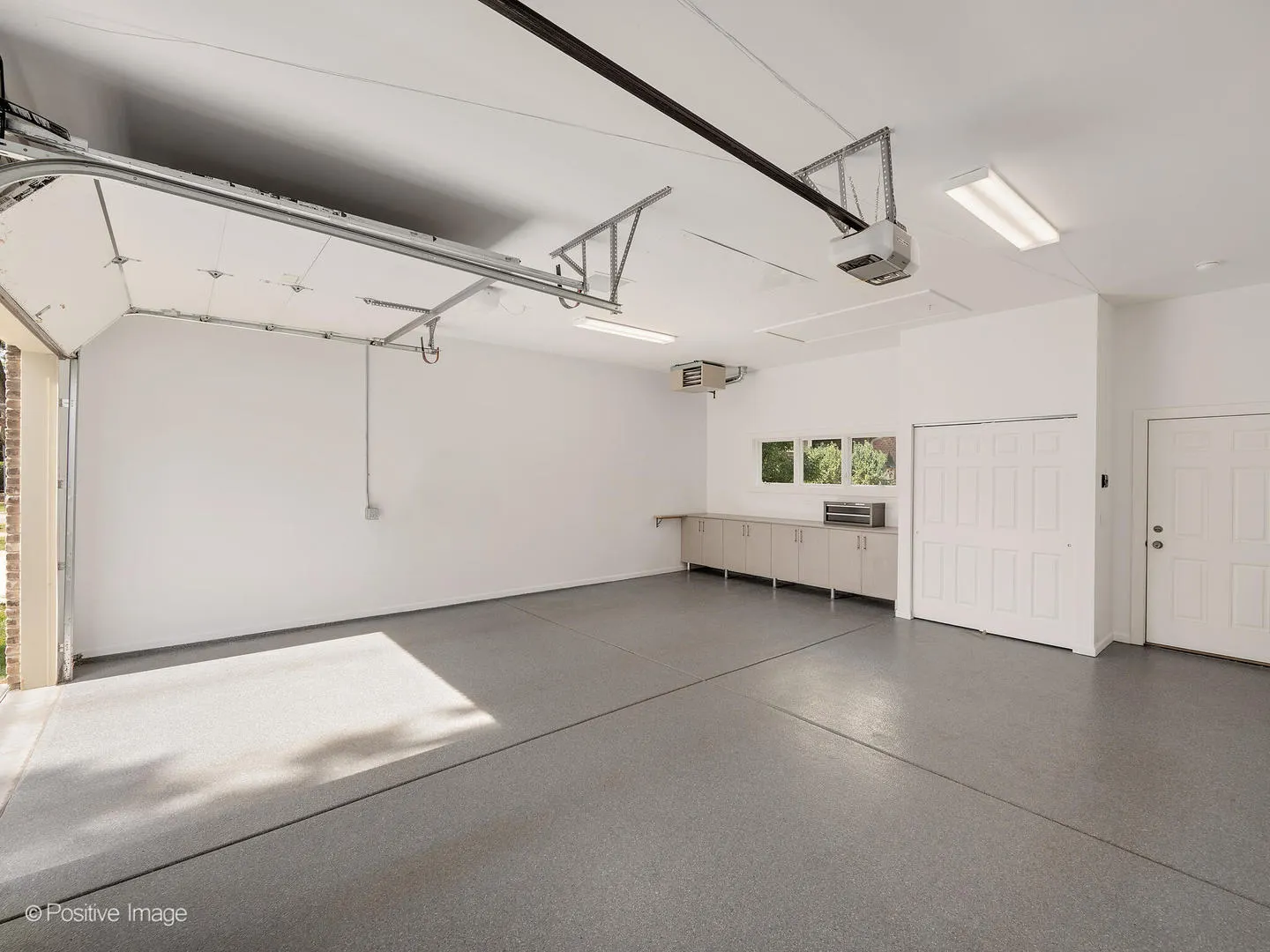 480 W Seminary Avenue IL