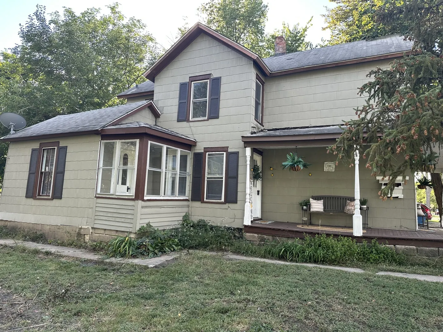 215 E Waupansie Street IL