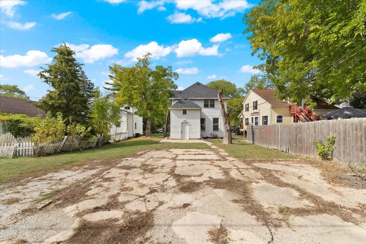 2409 Gilboa Avenue IL