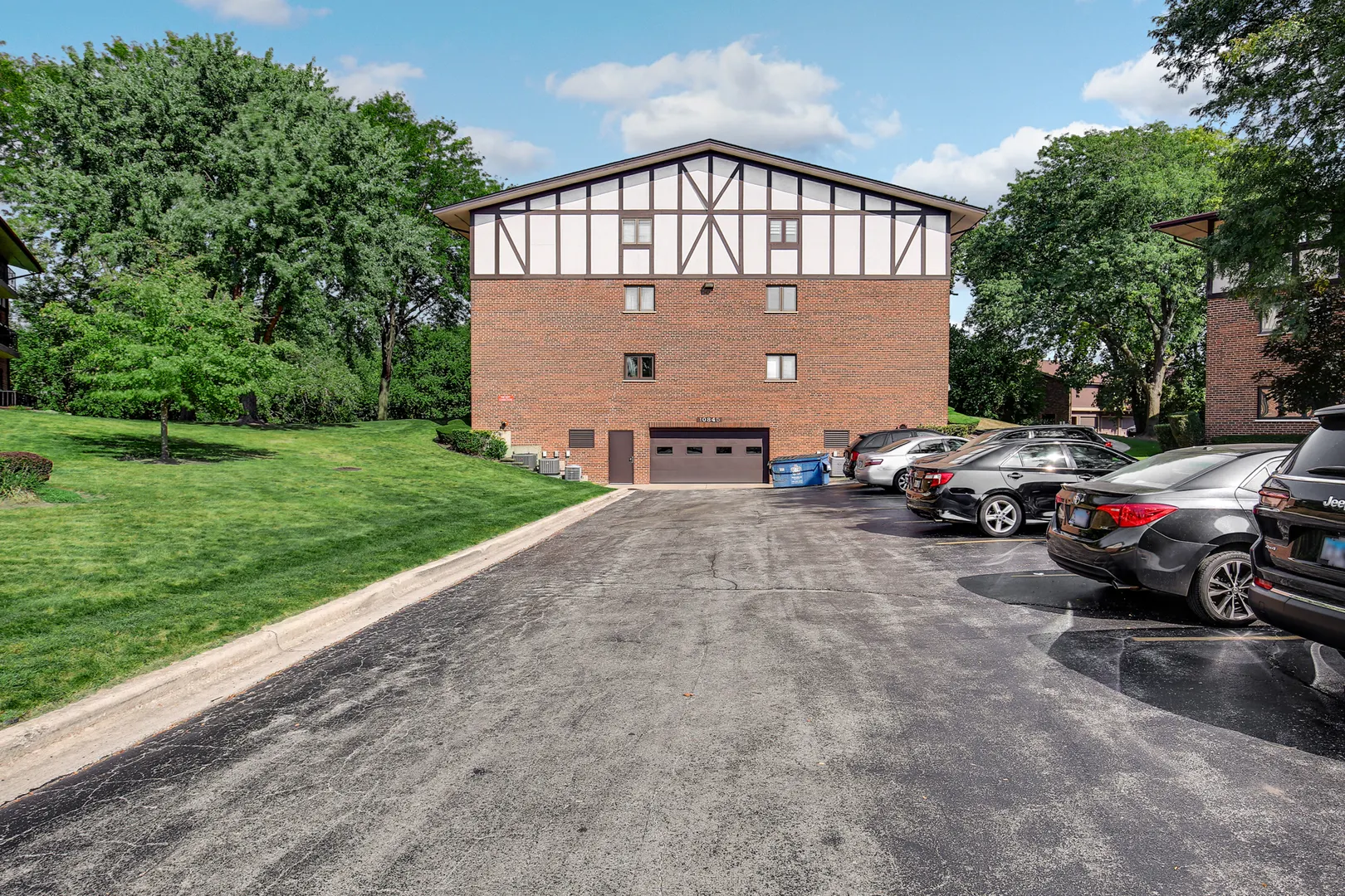 10845 S 84th Avenue 2B IL