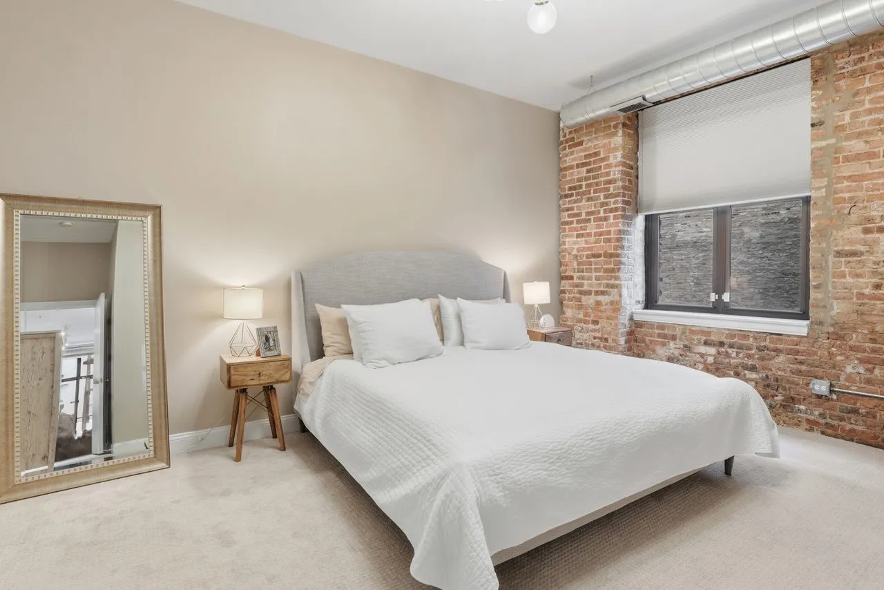 23 N Green Street 202 IL
