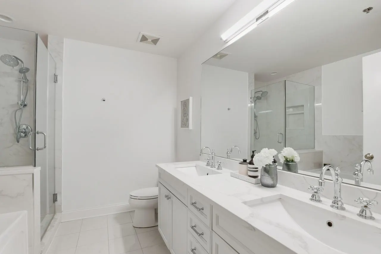 23 N Green Street 202 IL