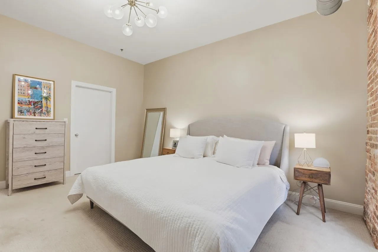 23 N Green Street 202 IL