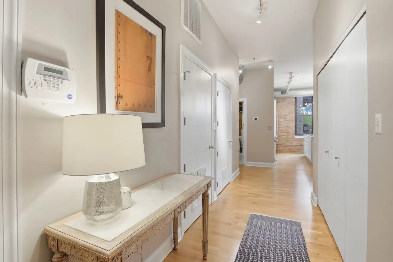 23 N Green Street 202 IL