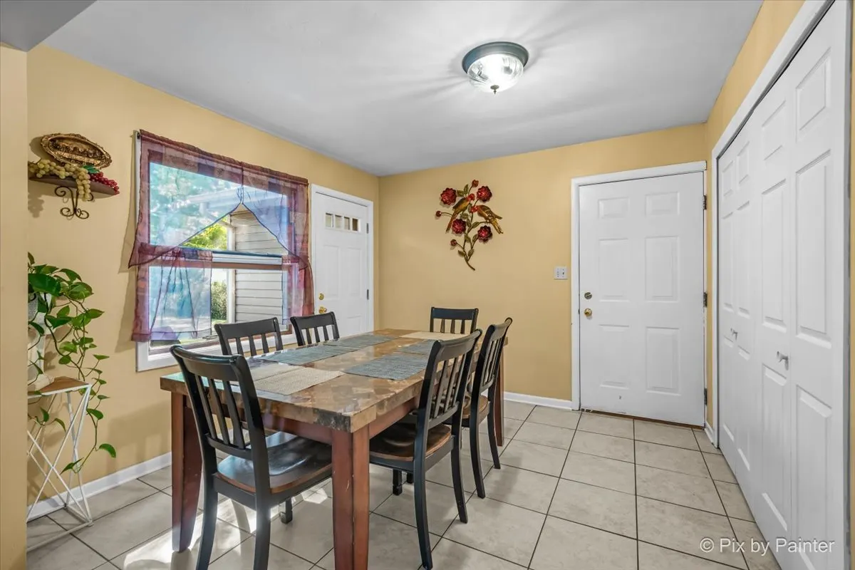 1103 LAWRENCE Avenue IL
