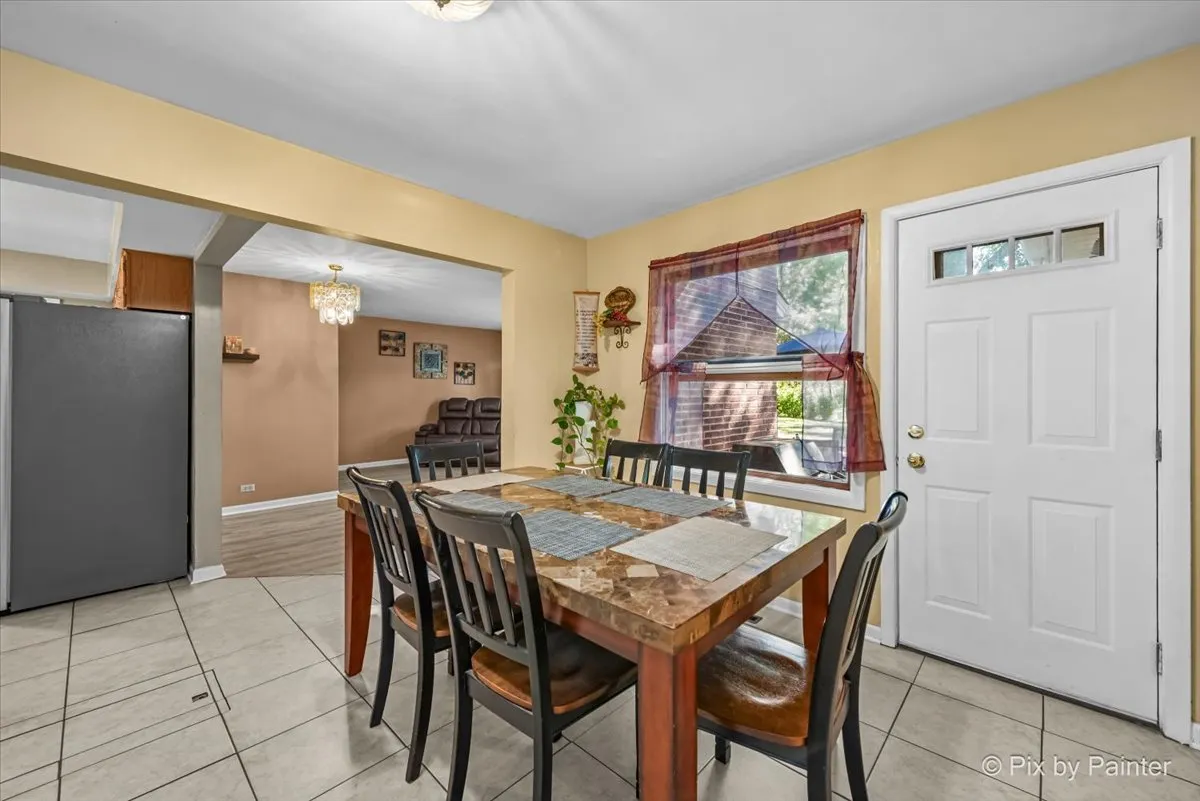 1103 LAWRENCE Avenue IL