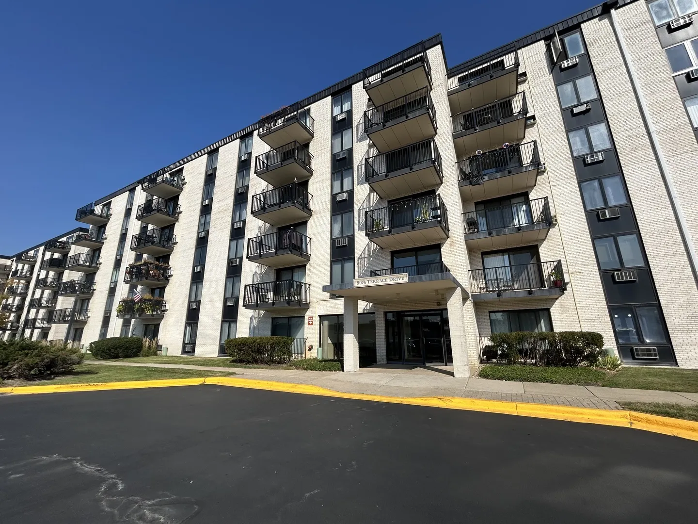 9074 W Terrace Drive 4N IL