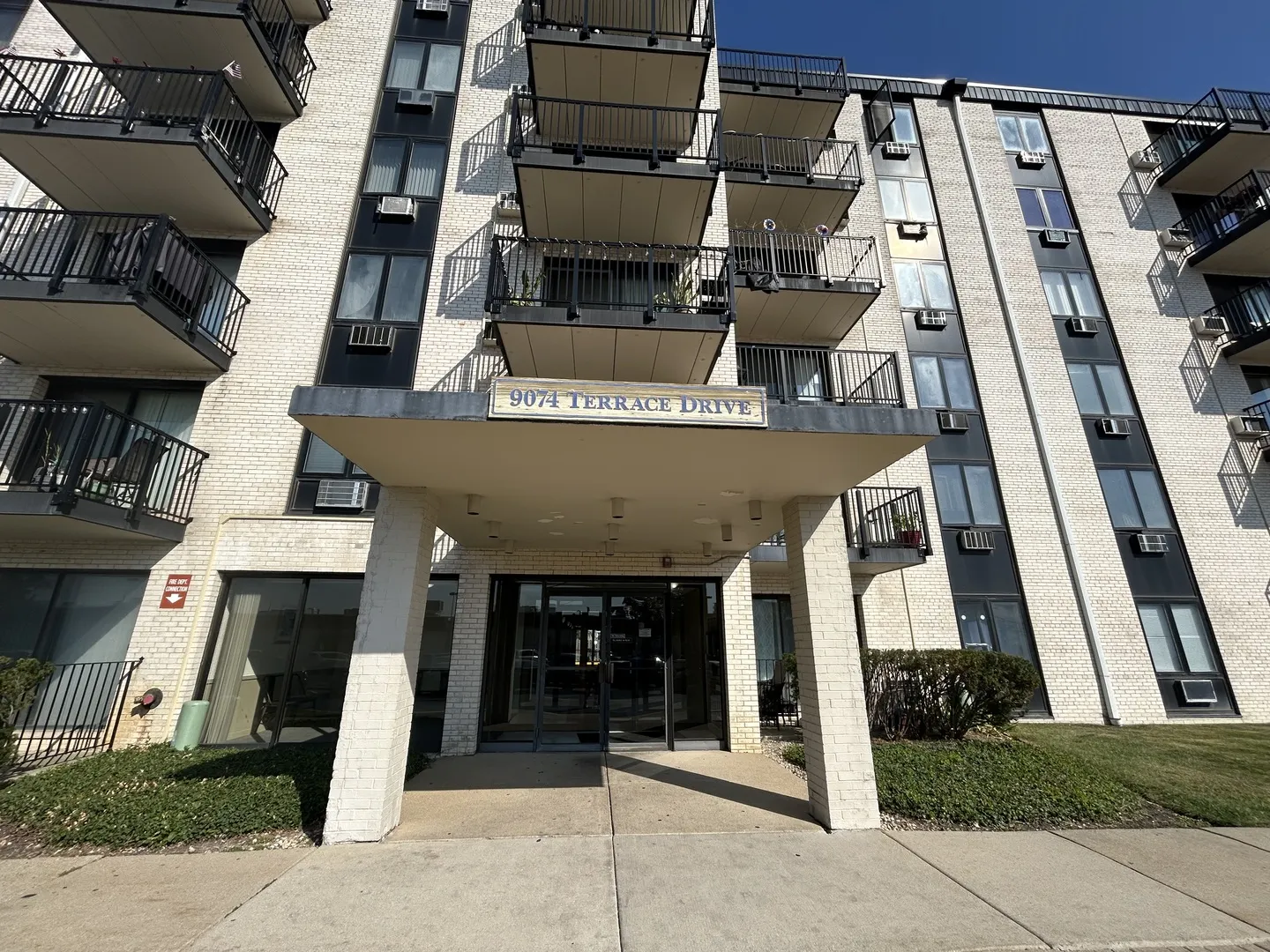 9074 W Terrace Drive 4N IL