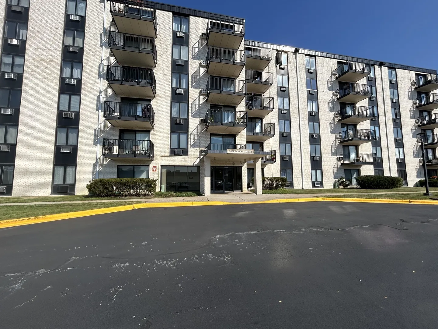 9074 W Terrace Drive 4N IL