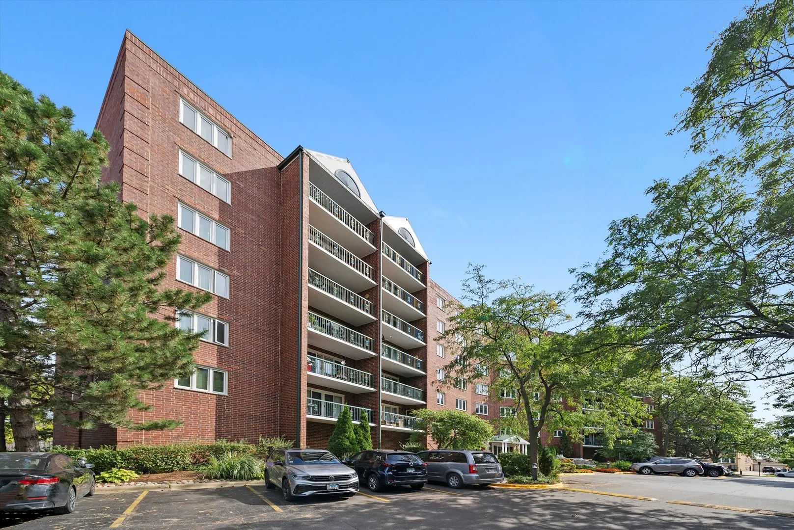 8540 W Foster Avenue 605 IL