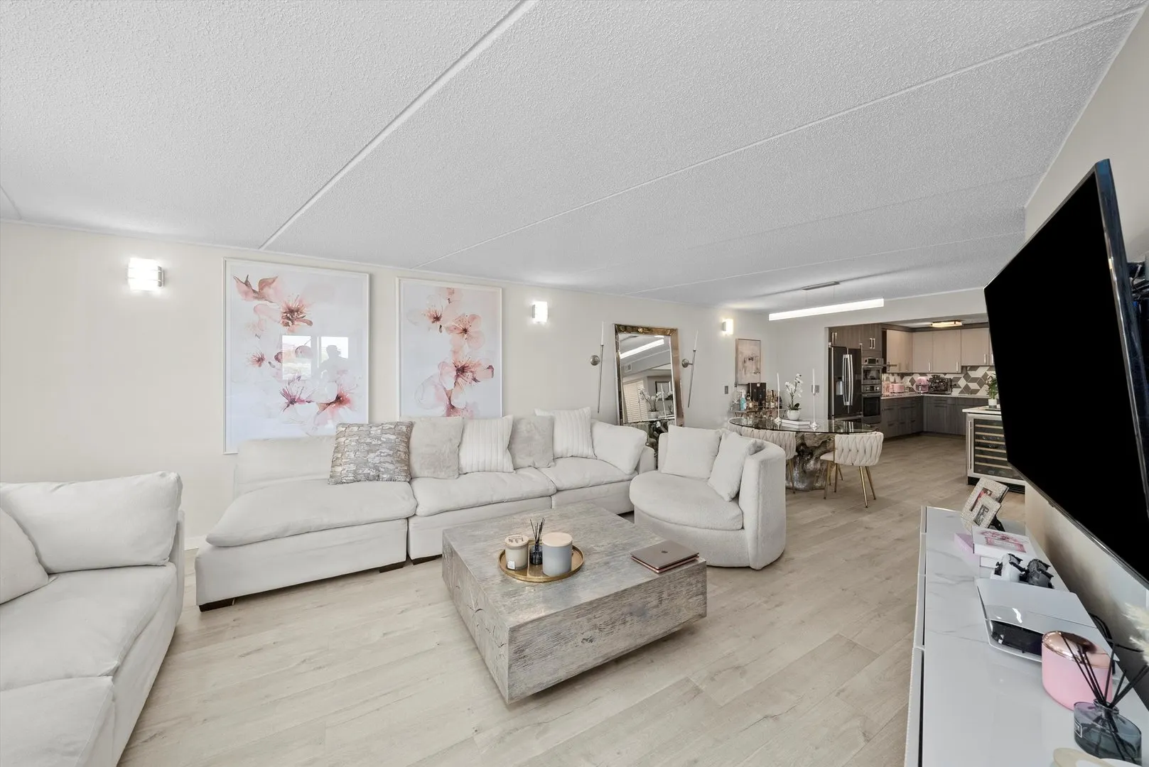 8540 W Foster Avenue 605 IL