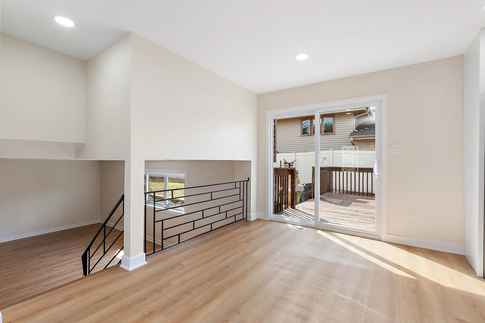 13706 Crestview Court IL