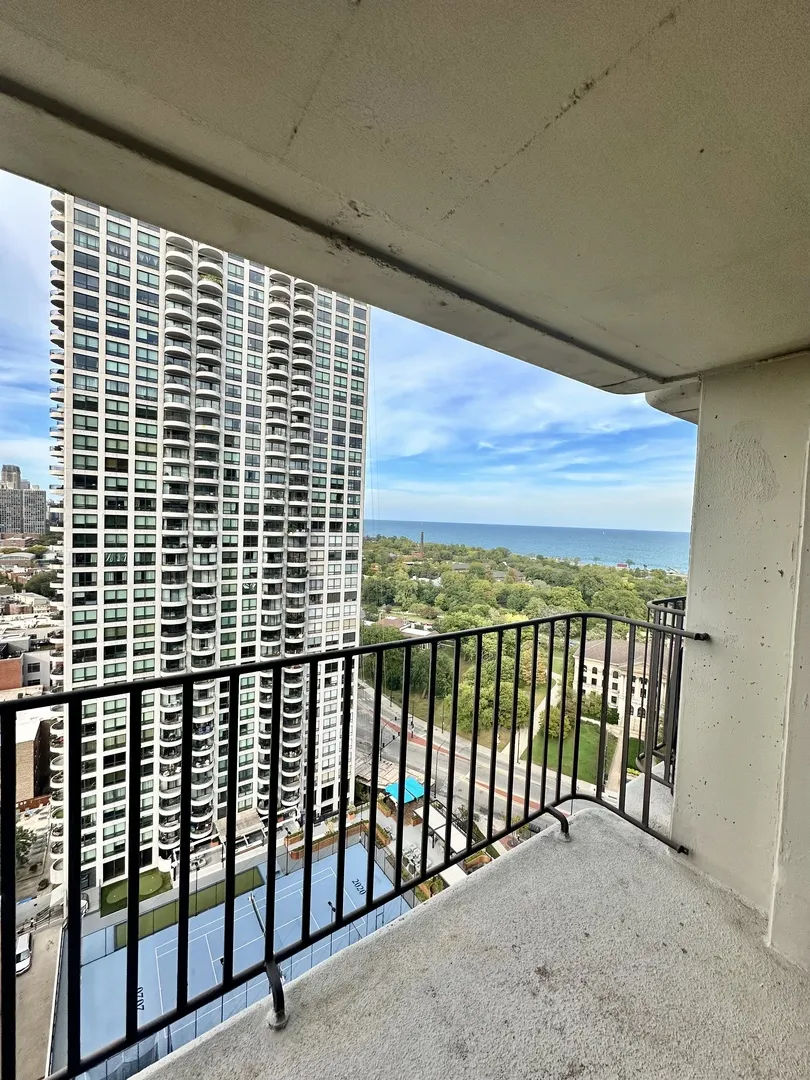 1960 N Lincoln Park West 2202 IL