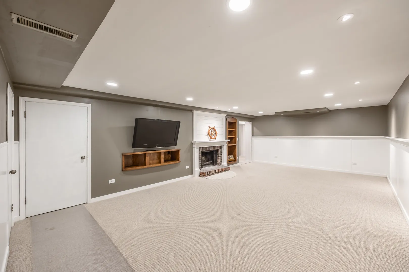 1223 Ridgeway Drive IL