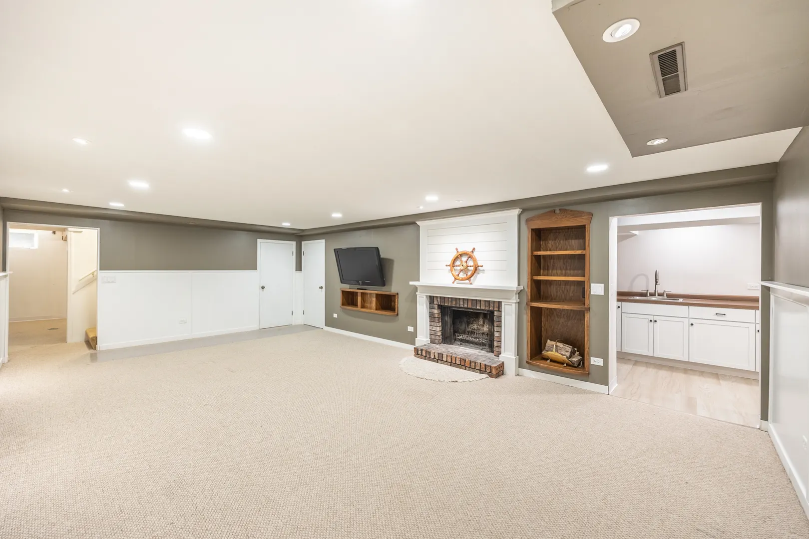 1223 Ridgeway Drive IL