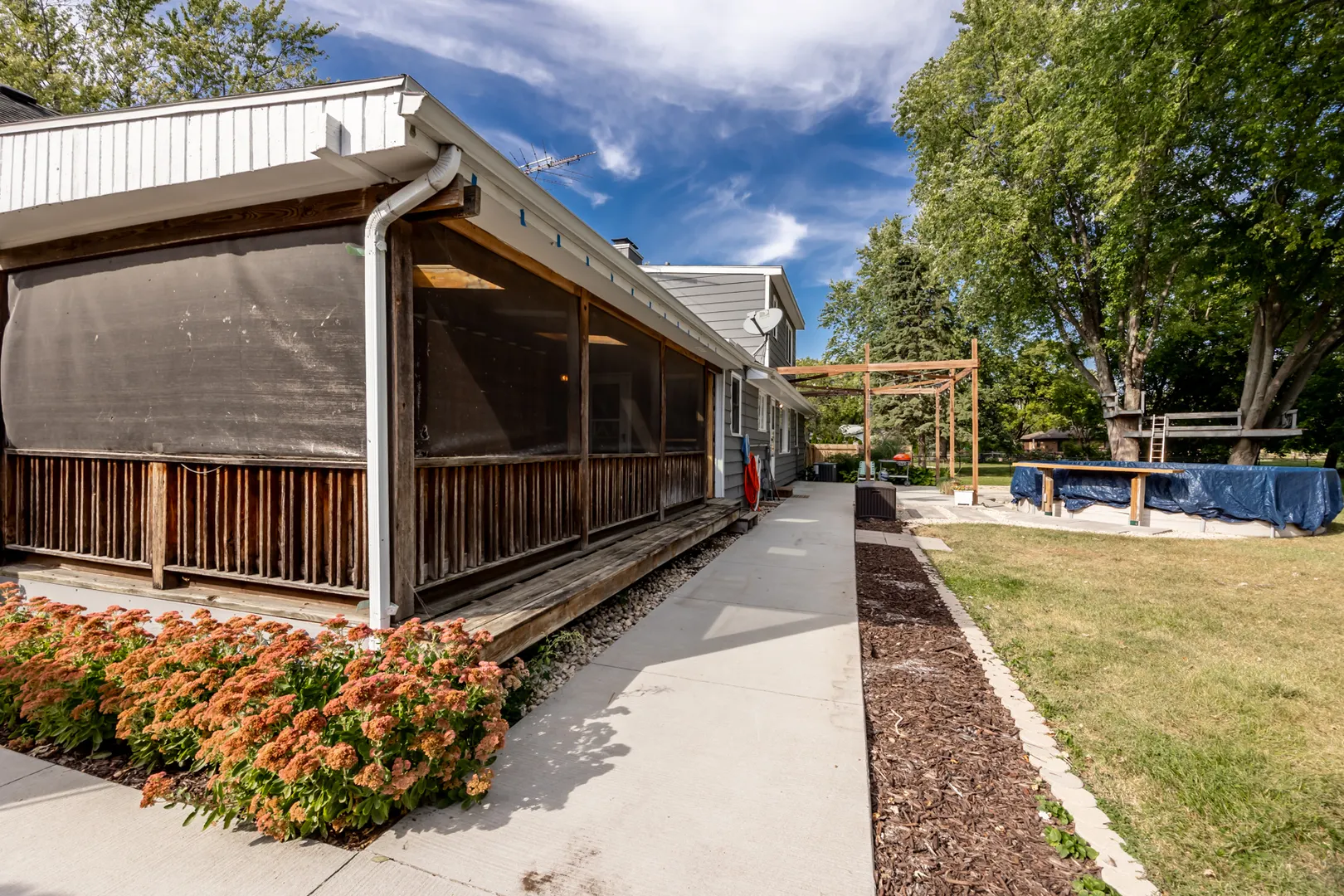 1223 Ridgeway Drive IL