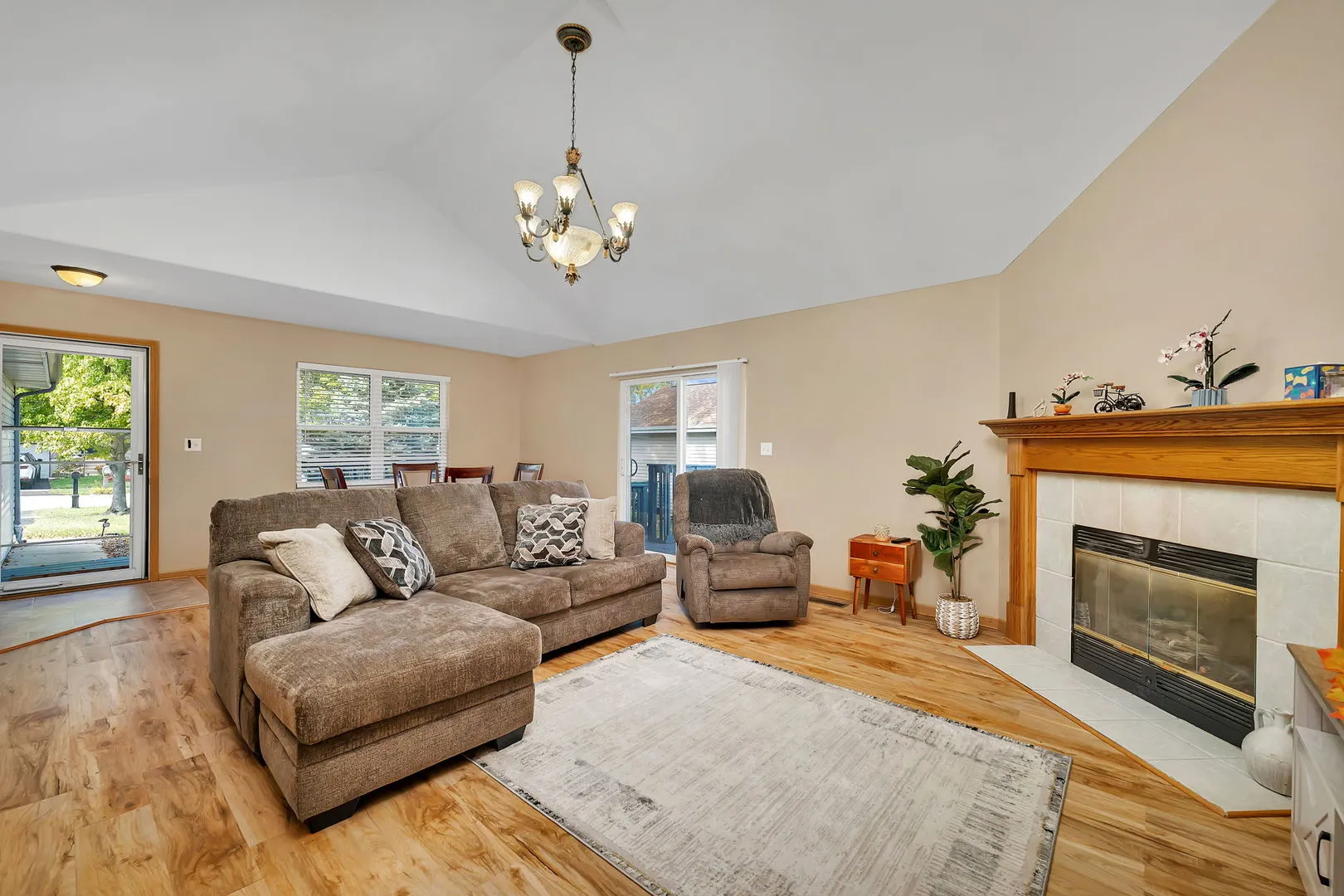 894 Meadowbrook Road IL