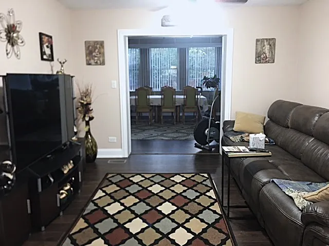 8138 N Carrolton Court IL