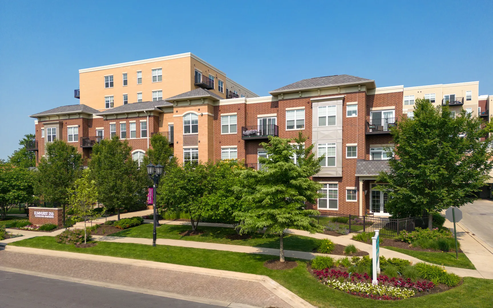 255 N Addison Avenue 329 IL