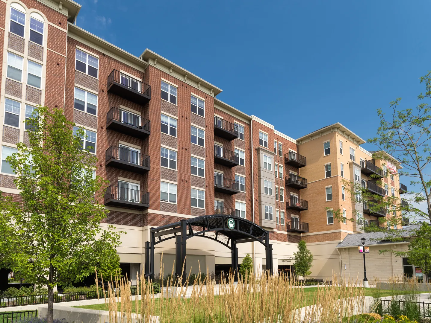 255 N Addison Avenue 636 IL