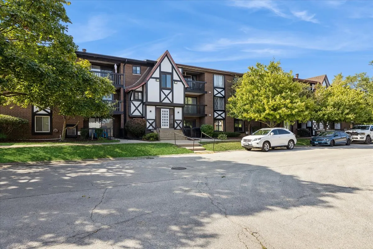 13620 Lamon Avenue 420 IL