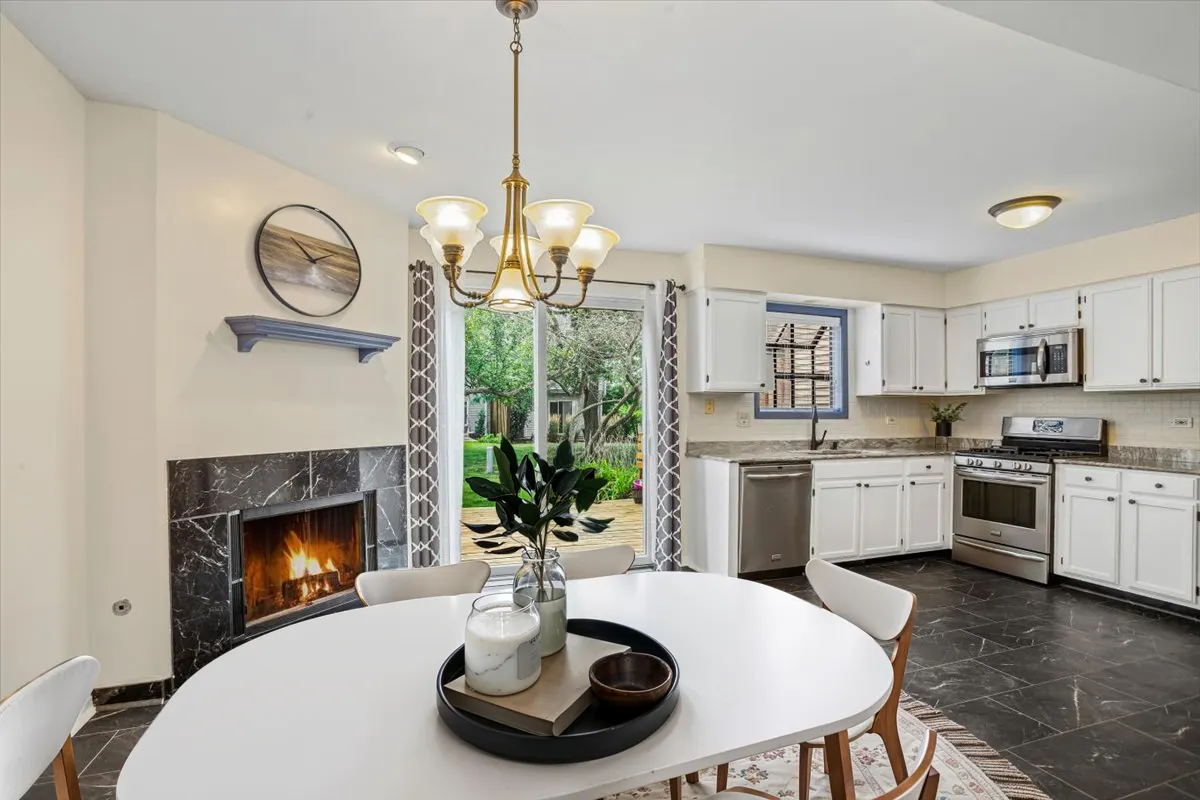 27W229 Providence Lane IL