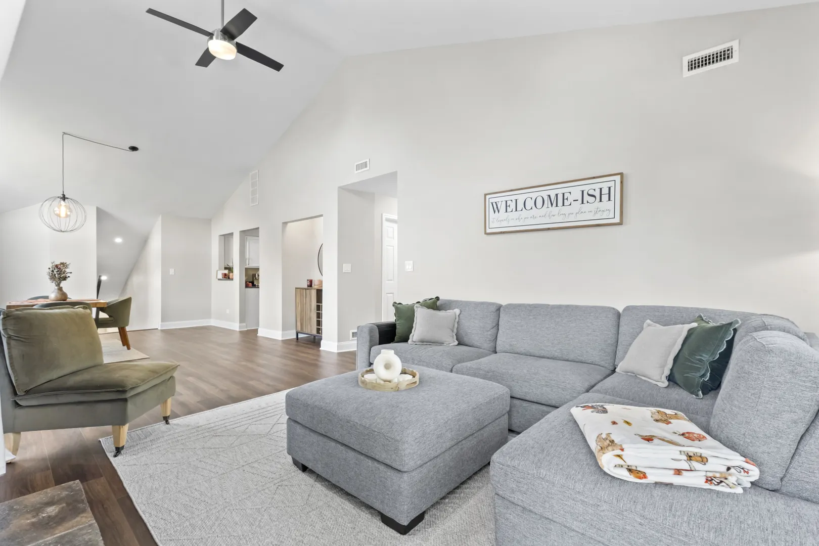 1152 Courtland Drive 406 IL