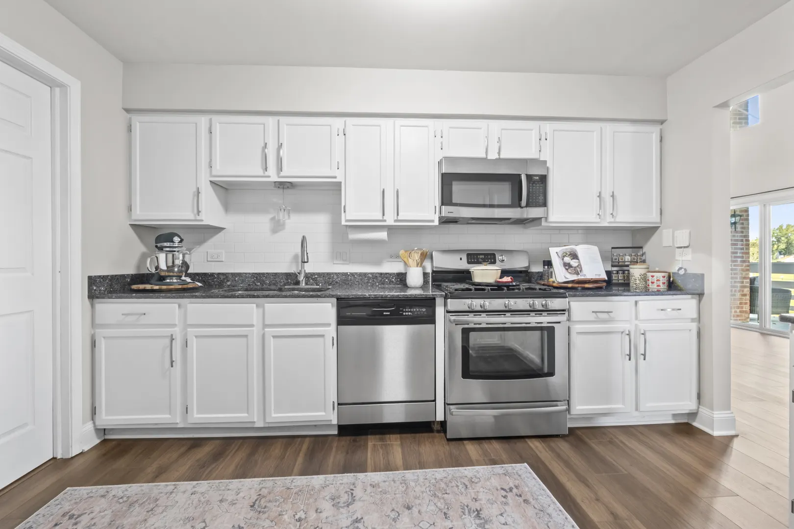 1152 Courtland Drive 406 IL