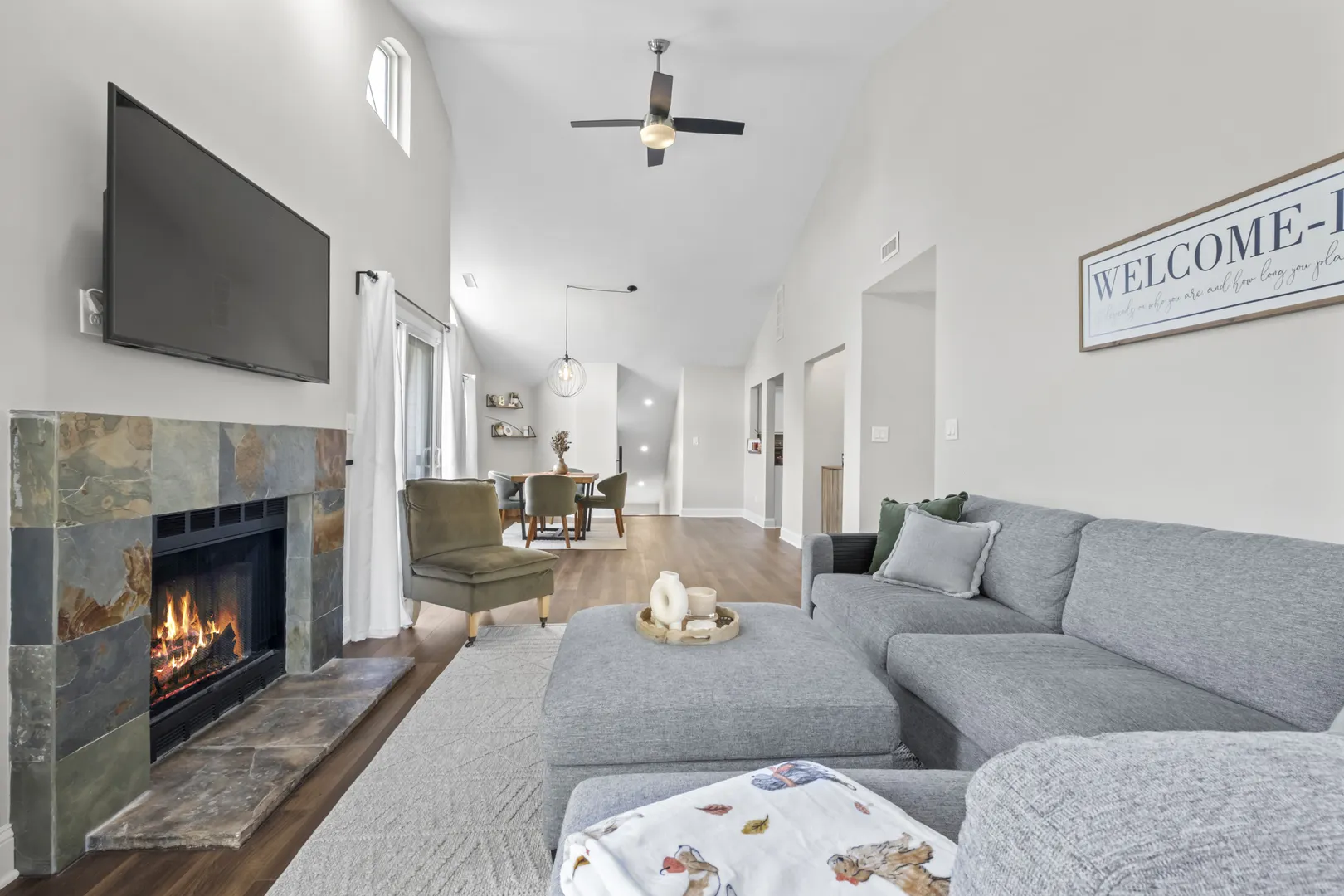 1152 Courtland Drive 406 IL