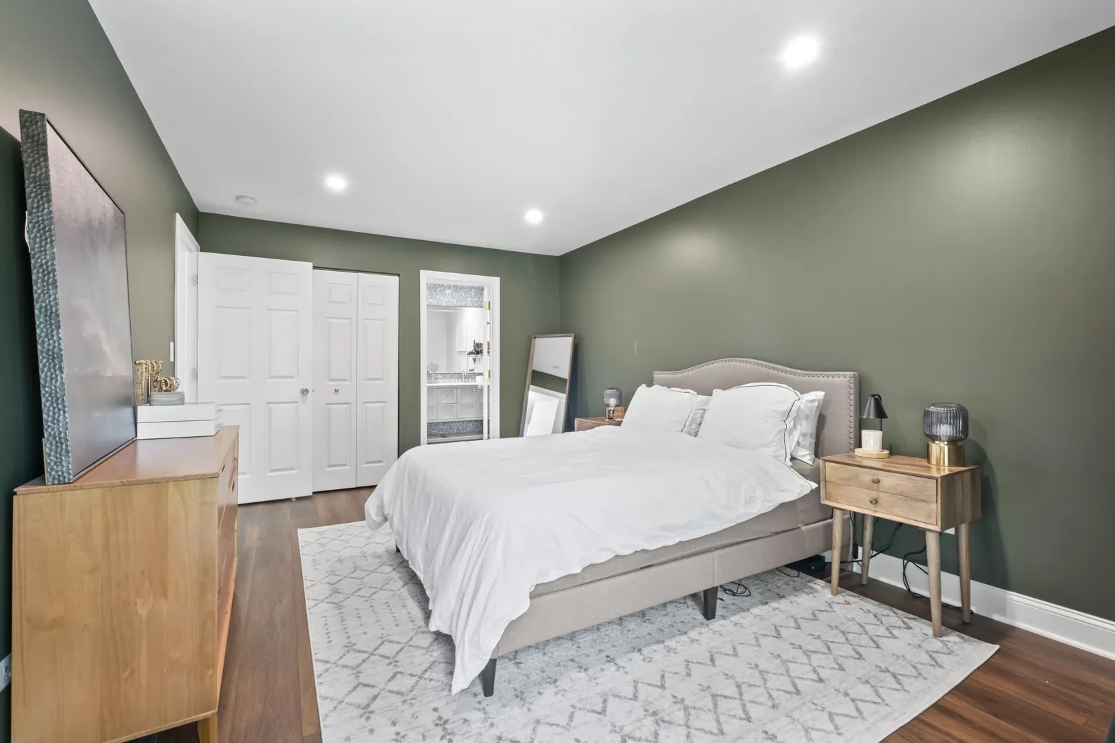 1152 Courtland Drive 406 IL