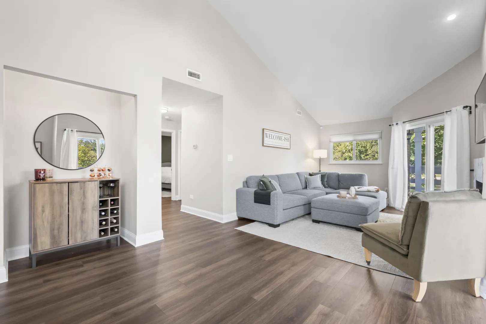 1152 Courtland Drive 406 IL