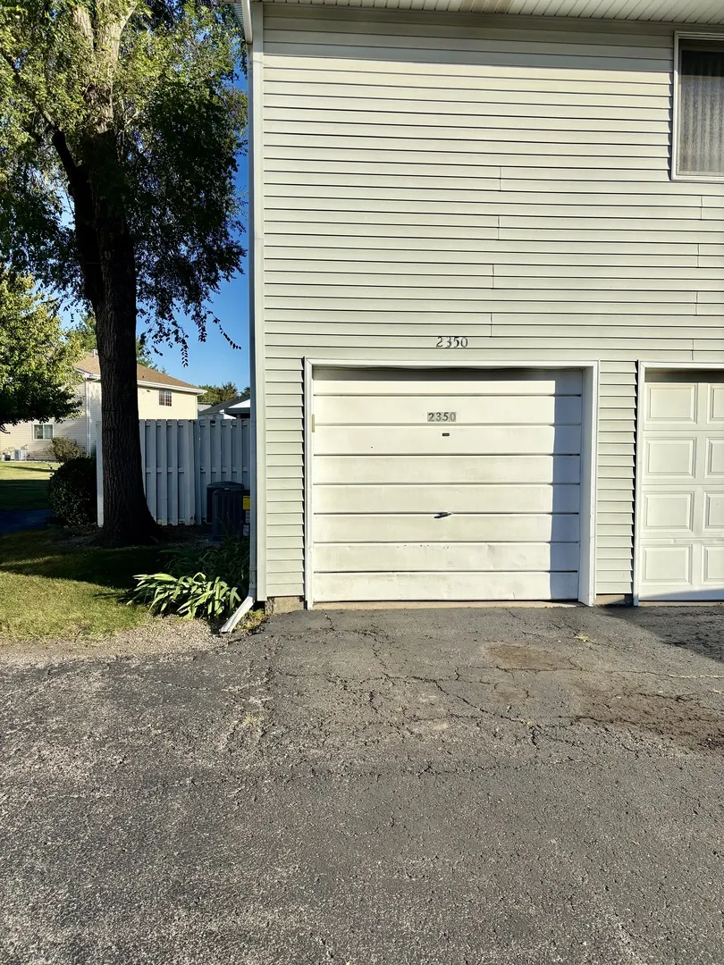 2350 Carnation Drive 4 IL