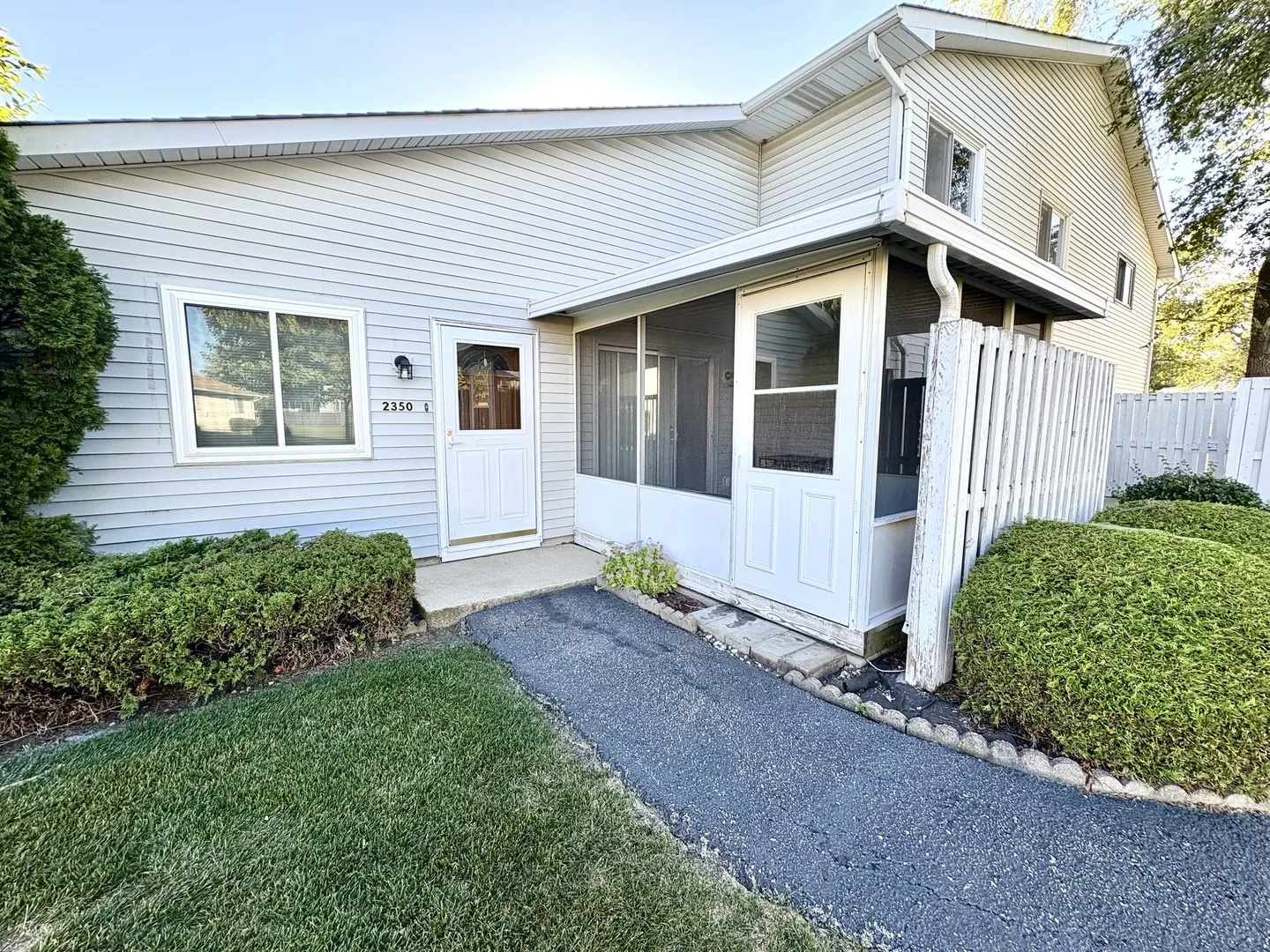 2350 Carnation Drive 4 IL
