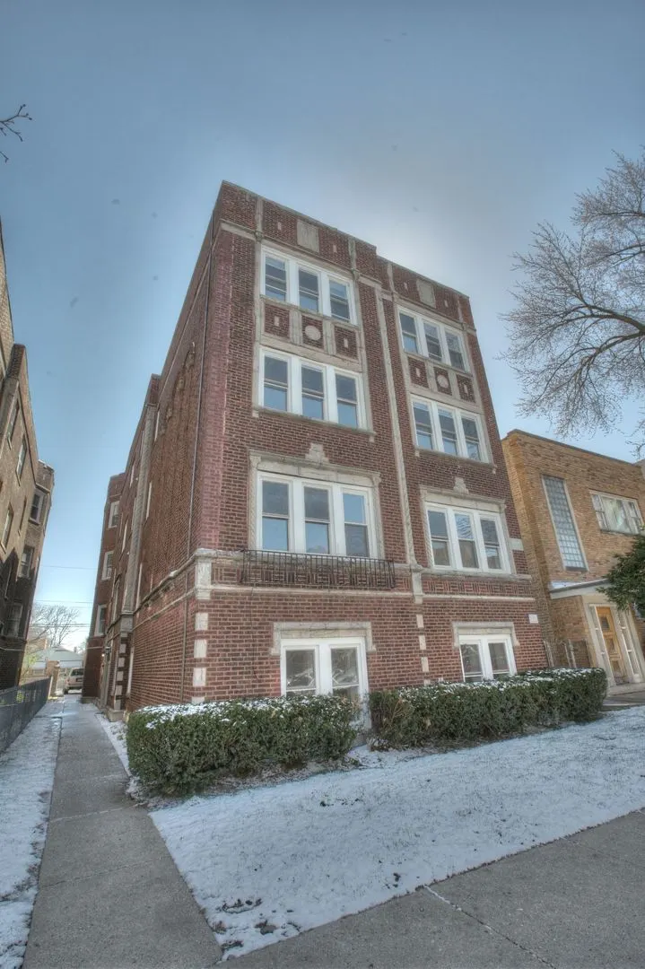 6433 N Albany Avenue 3W IL