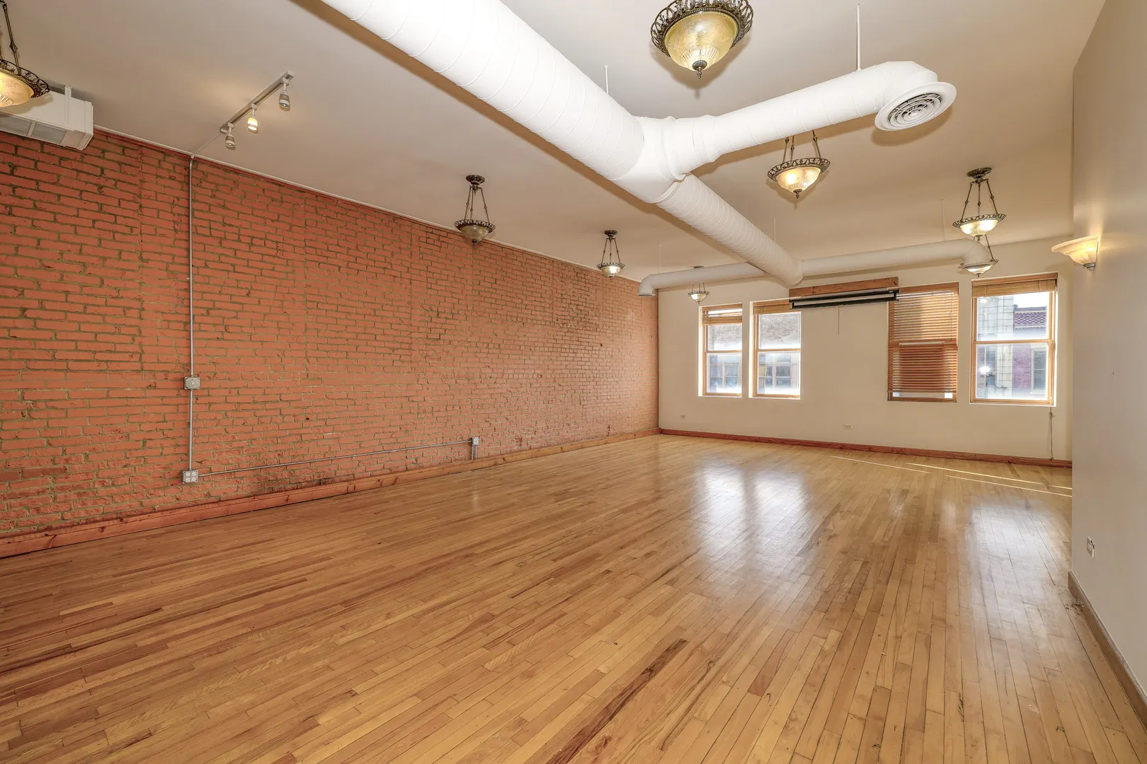 60 S Broadway Avenue 201 IL