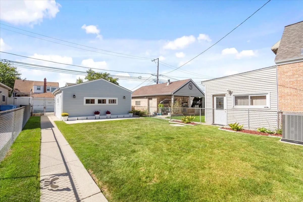 5152 S Lawler Street IL