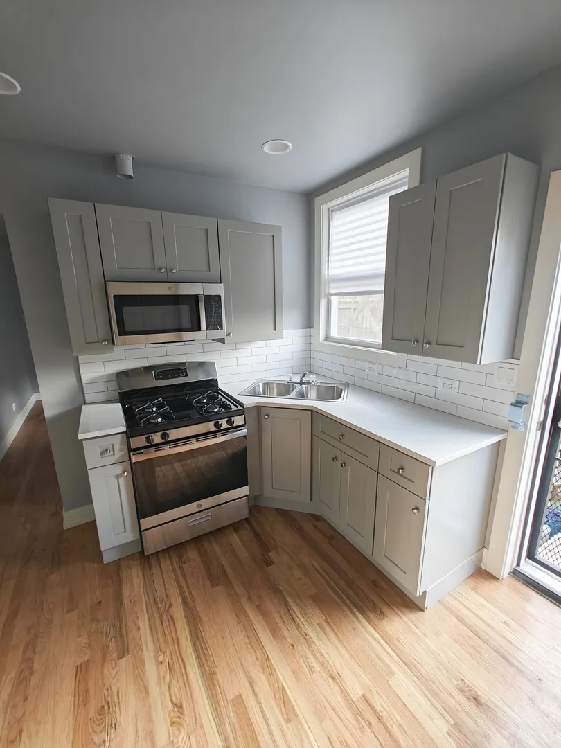 5231 S Michigan Avenue 2NR IL