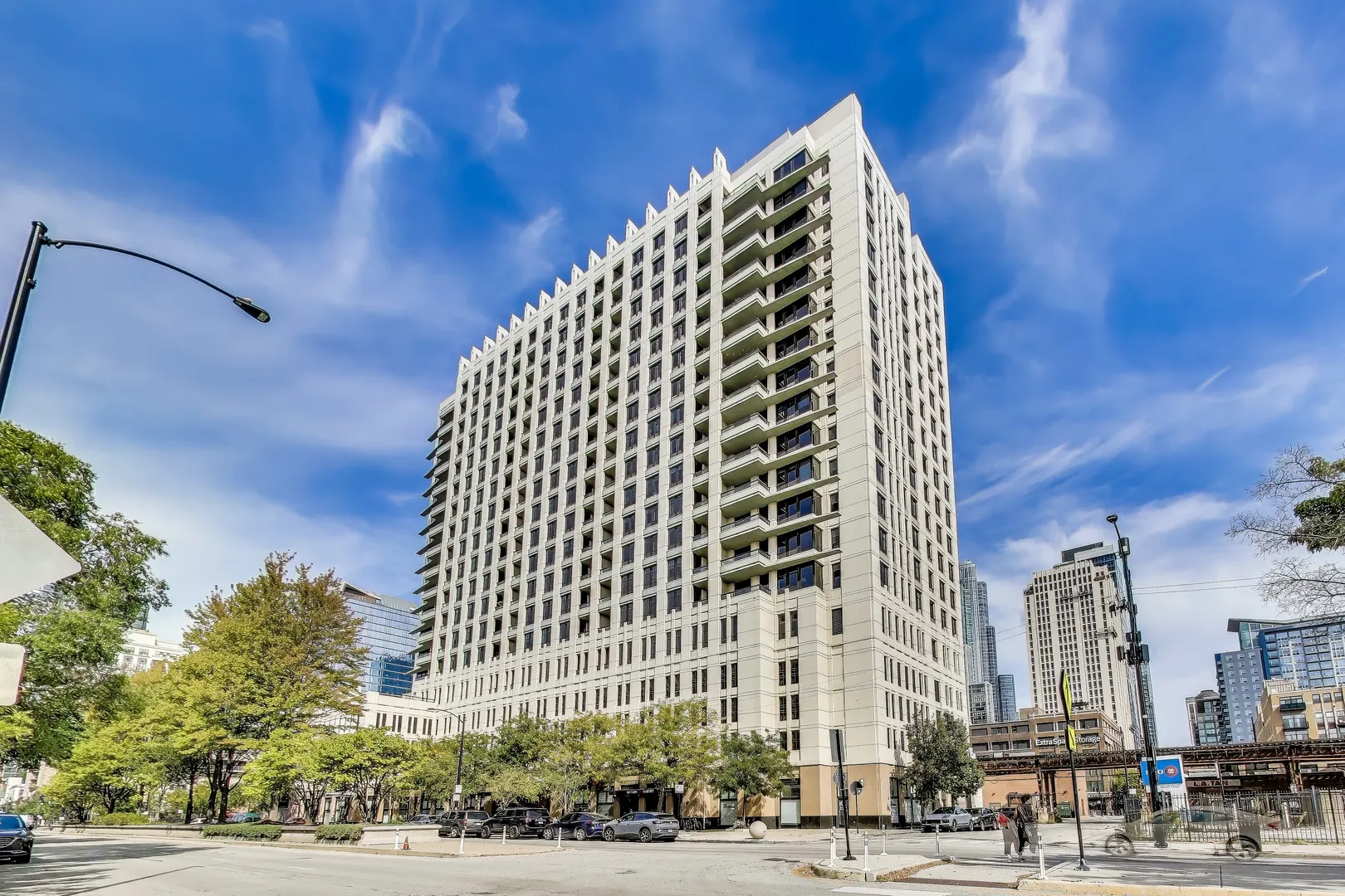 1255 S STATE Street 917 IL